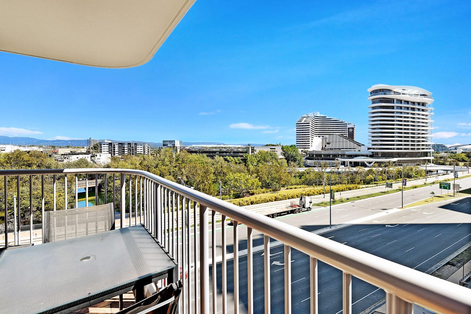Broadbeach Travel Inn Apartments Gold Coast Eksteriør billede