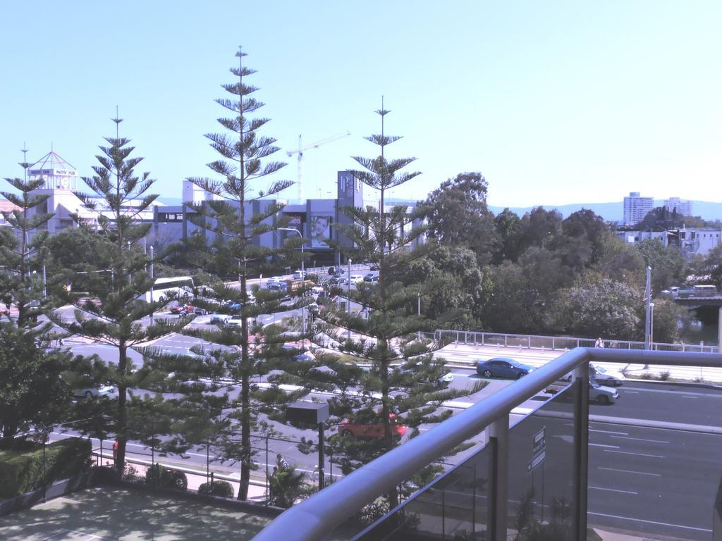 Broadbeach Travel Inn Apartments Gold Coast Eksteriør billede